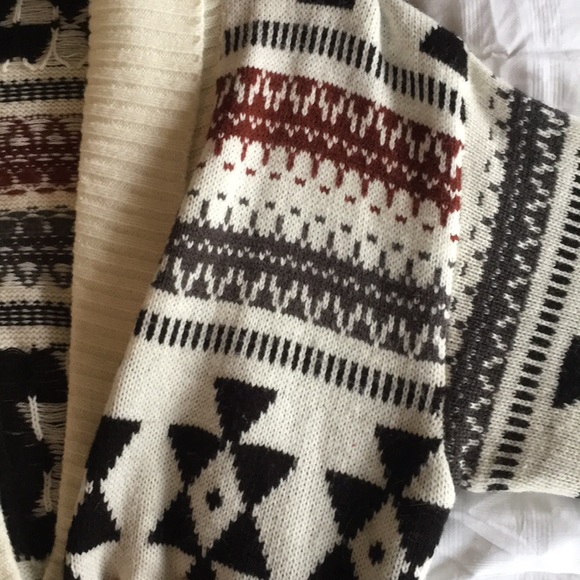 Multi-colored, patterned cardigan - Picture 3 of 3